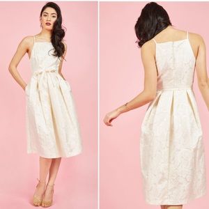 Penchant for Opulence A-Line Dress - Ivory Daisies
